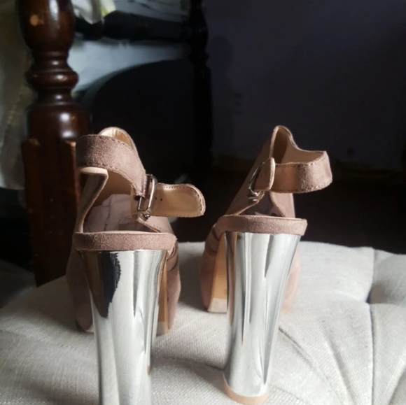 Shoes - Picture 3 of 5